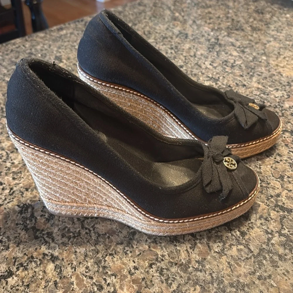 Tory Burch “Jackie” wedge espadrilles size 9B.